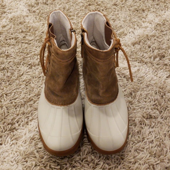 sperry saltwater wedge spray duckboot